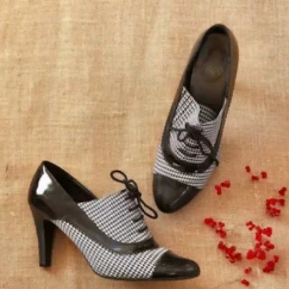Vintage Impo Black White Plaid Oxford Heels  Lace Up Ankle booties Retro US 7.5 - Picture 1 of 11